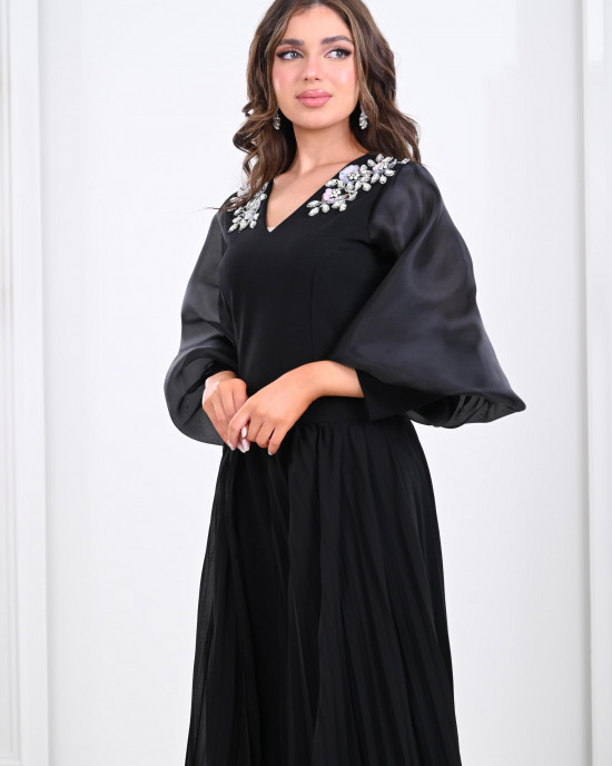 Long dress with puffy drum sleeves