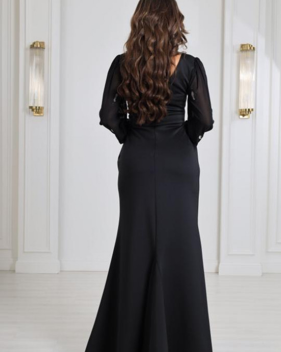 Distinctive heroine women's dress 