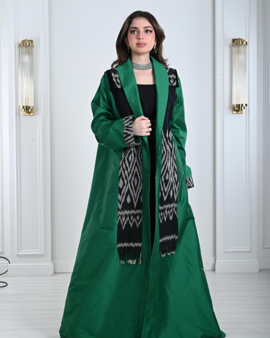 Women's galabiya with sophisticated Moroccan design